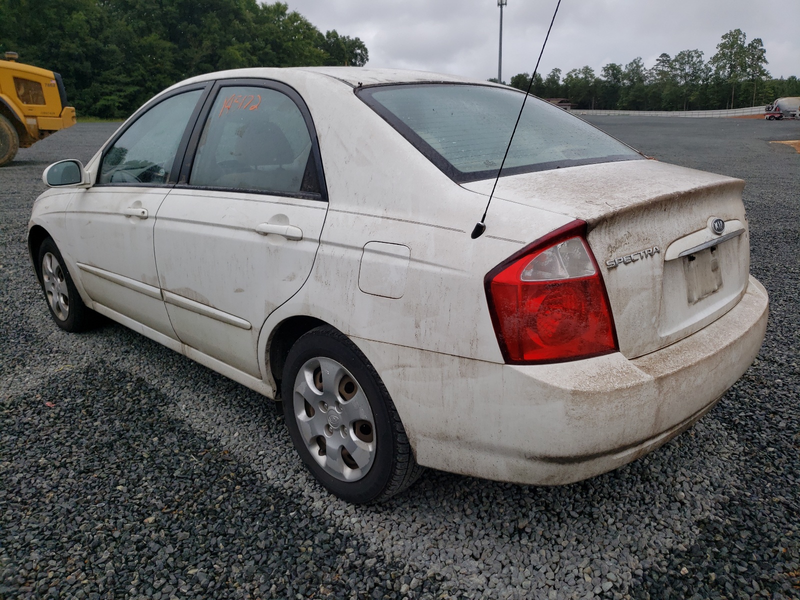 Photo 3 from auction – 2004 KIA SPECTRA LX with VIN KNAFE121245011868