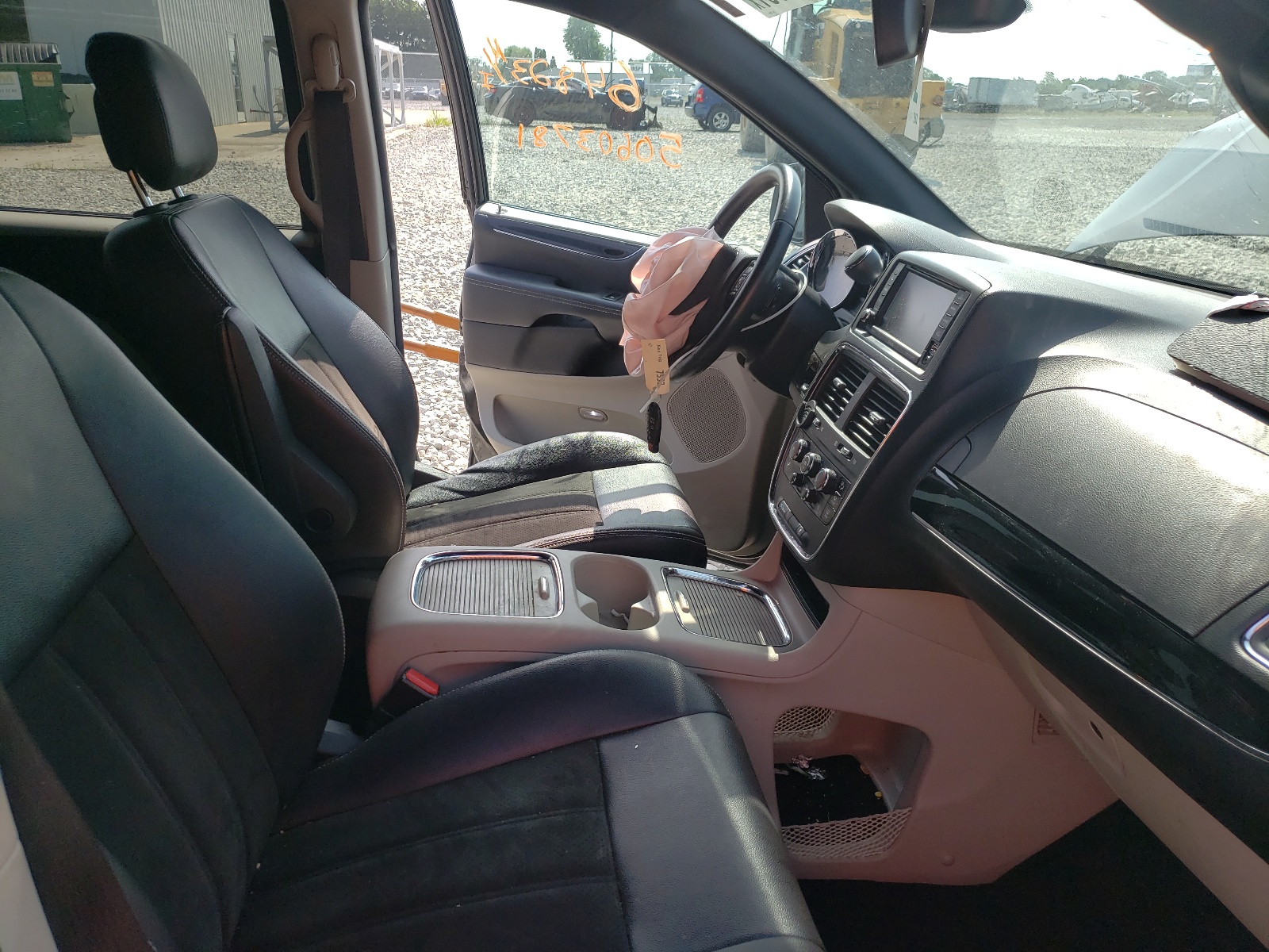 Photo 5 from auction – 2019 DODGE GRAND CARA with VIN 2C4RDGCG5KR543950