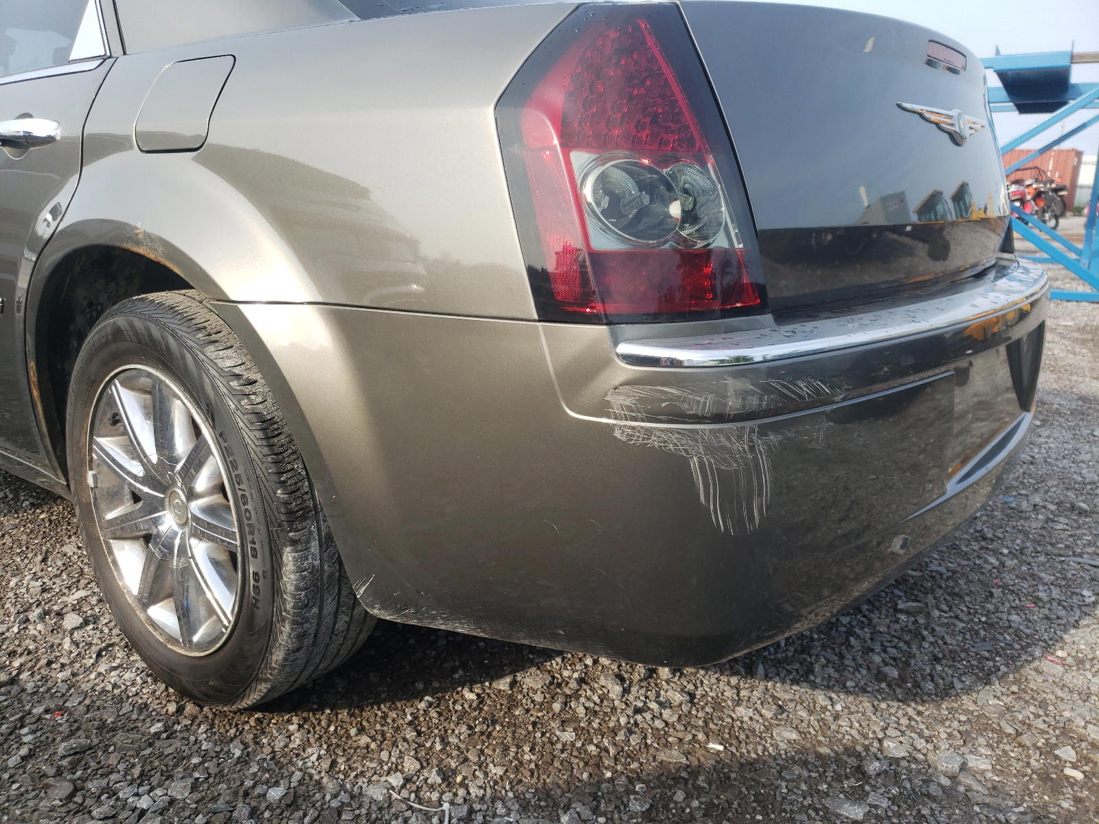 Photo 9 from auction – 2010 CHRYSLER 300 LIMITE with VIN 2C3CA3CV1AH126517