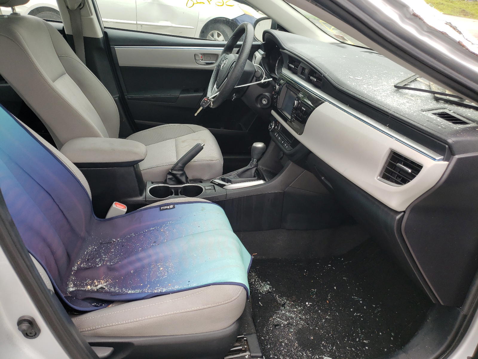 Photo 5 from auction – 2015 TOYOTA COROLLA L with VIN 2T1BURHE6FC386102