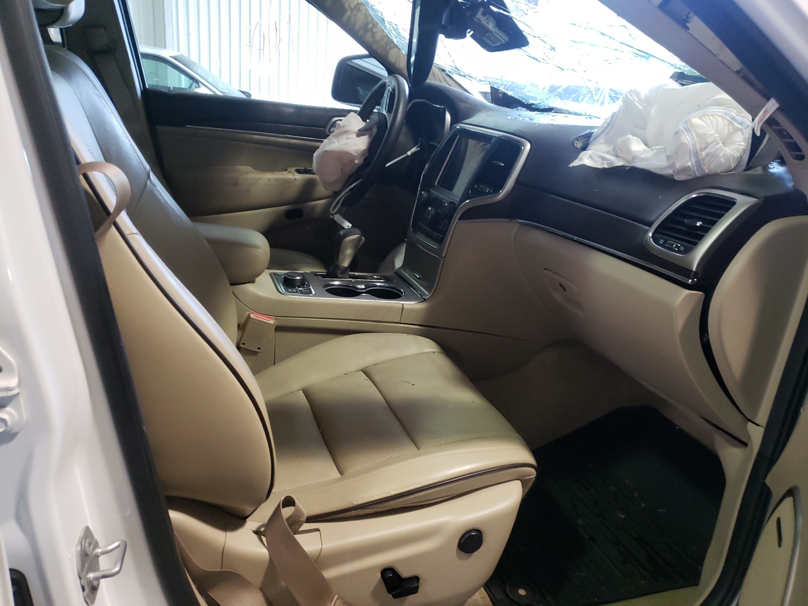 Photo 5 from auction – 2016 JEEP GRAND CHER with VIN 1C4RJFCG2GC469891