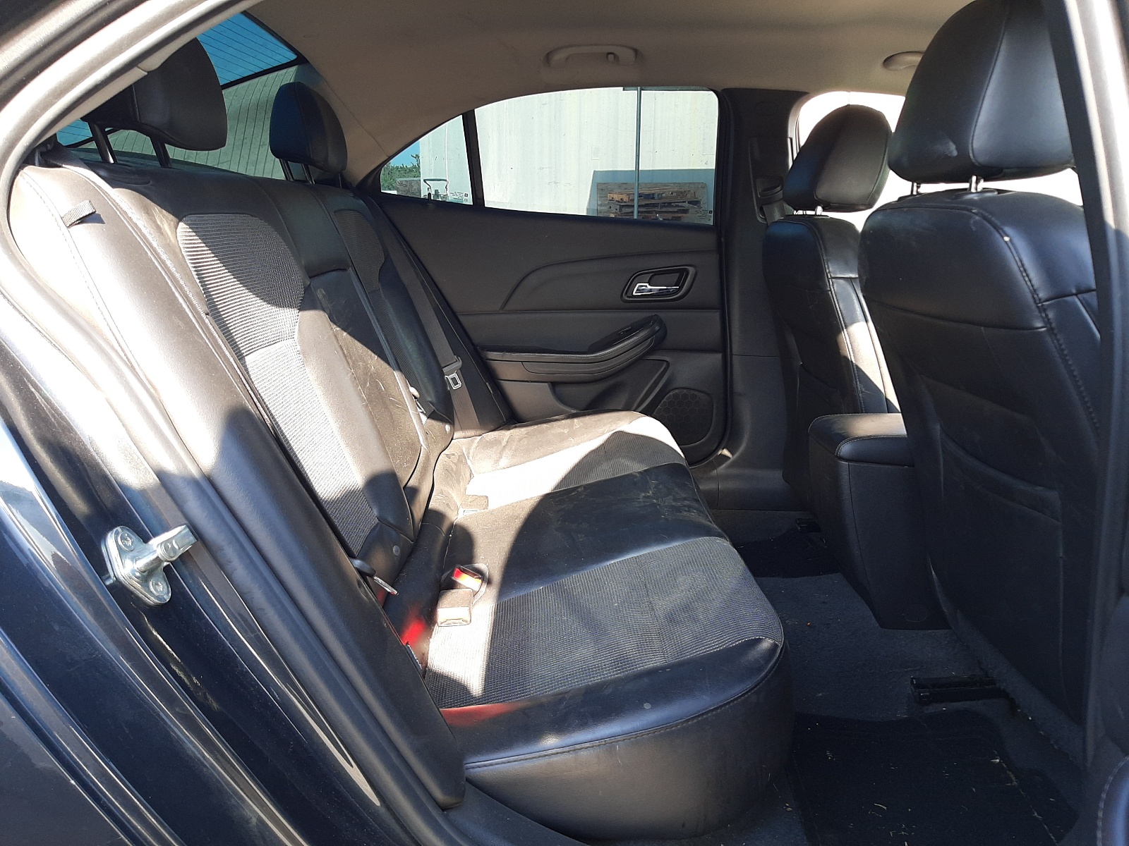 Photo 6 from auction – 2016 CHEVROLET MALIBU LIM with VIN 1G11C5SA8GU162386