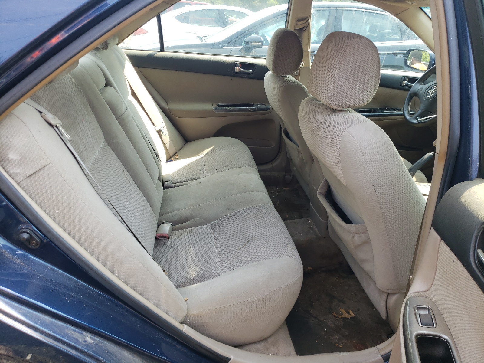Photo 6 from auction – 2004 TOYOTA CAMRY SE with VIN 4T1BA32K24U504291