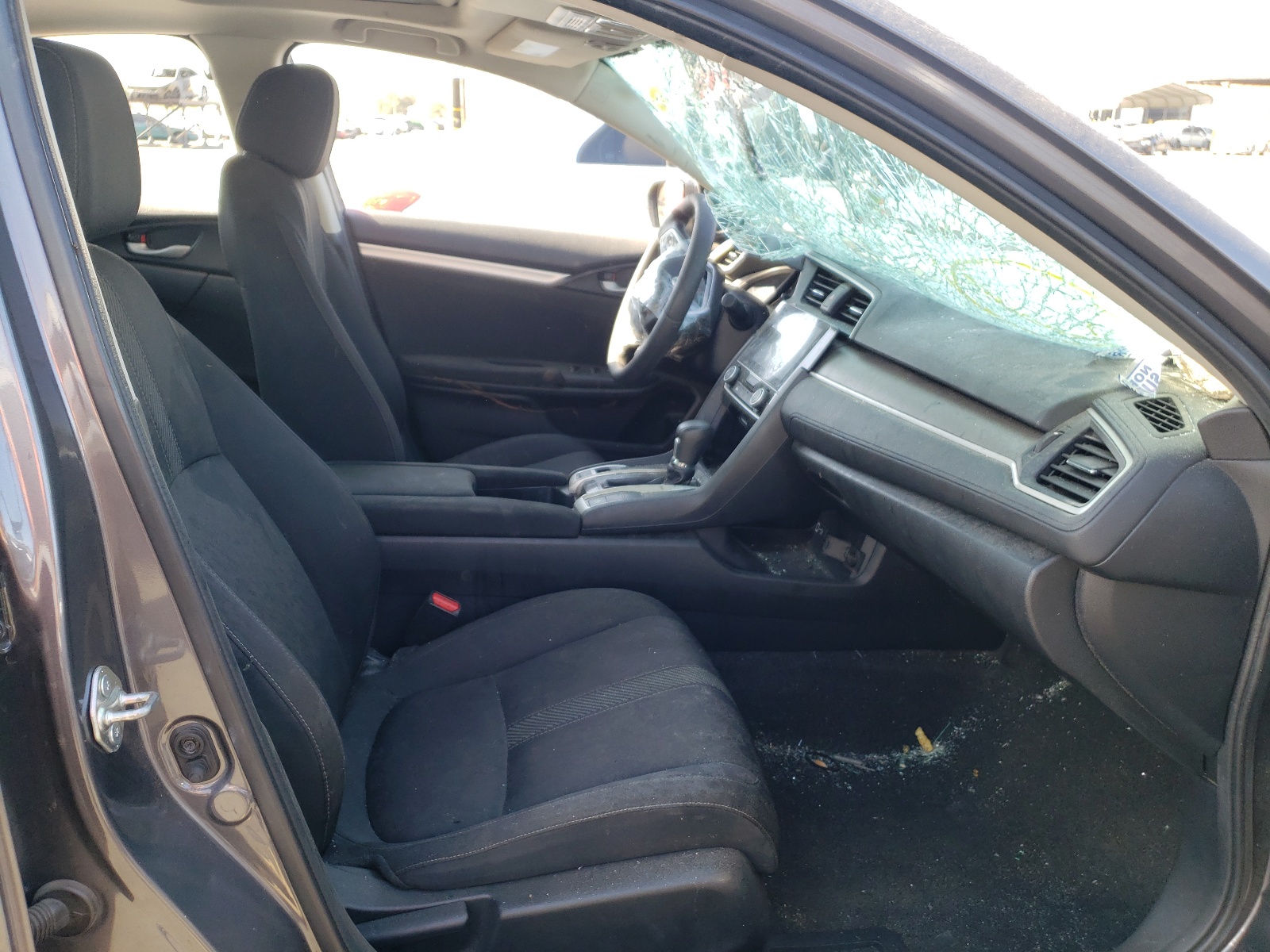 Photo 5 from auction – 2018 HONDA CIVIC EX with VIN 2HGFC2F70JH542831
