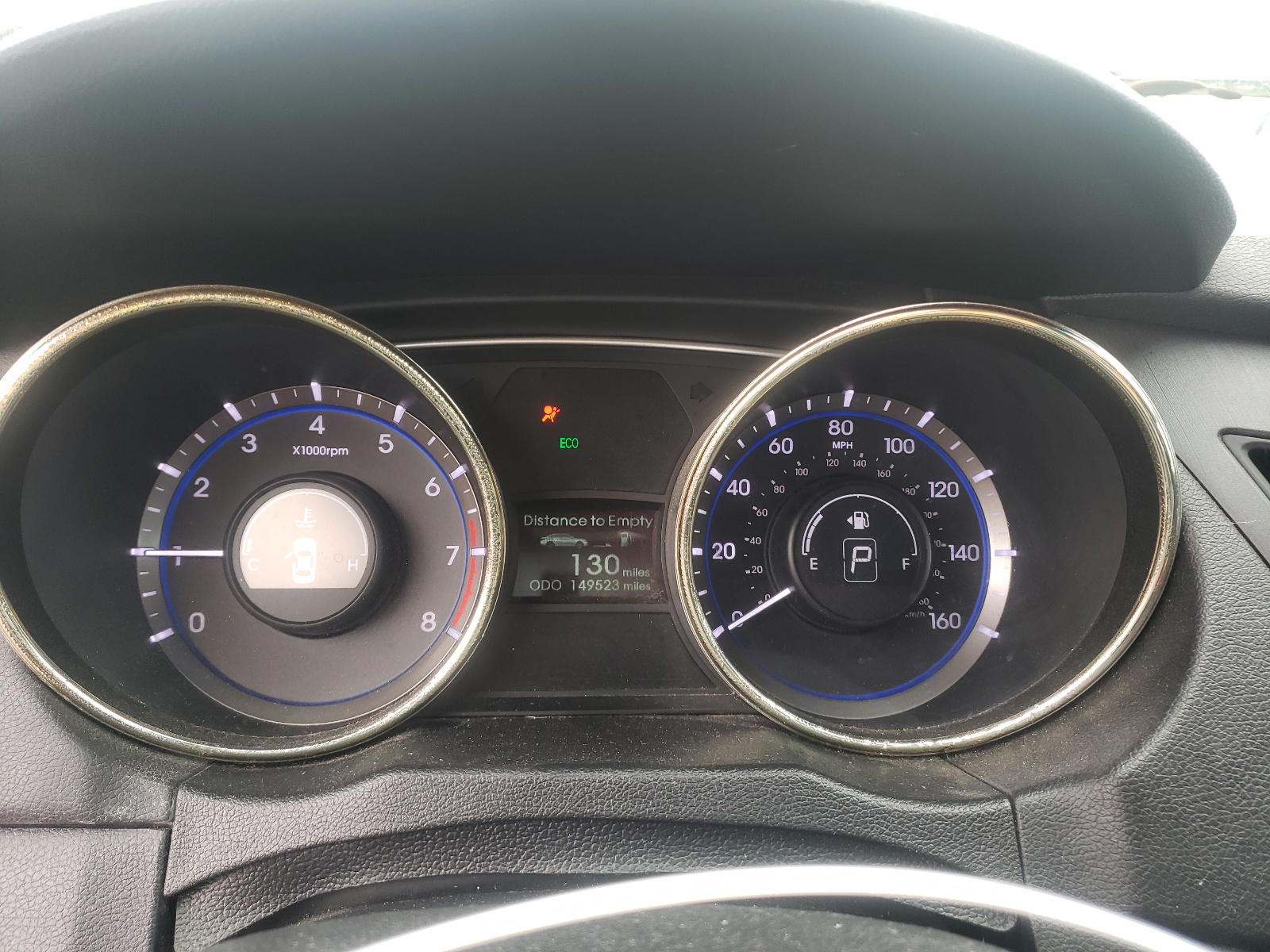 Photo 8 from auction – 2011 HYUNDAI SONATA SE with VIN 5NPEC4AC4BH147490
