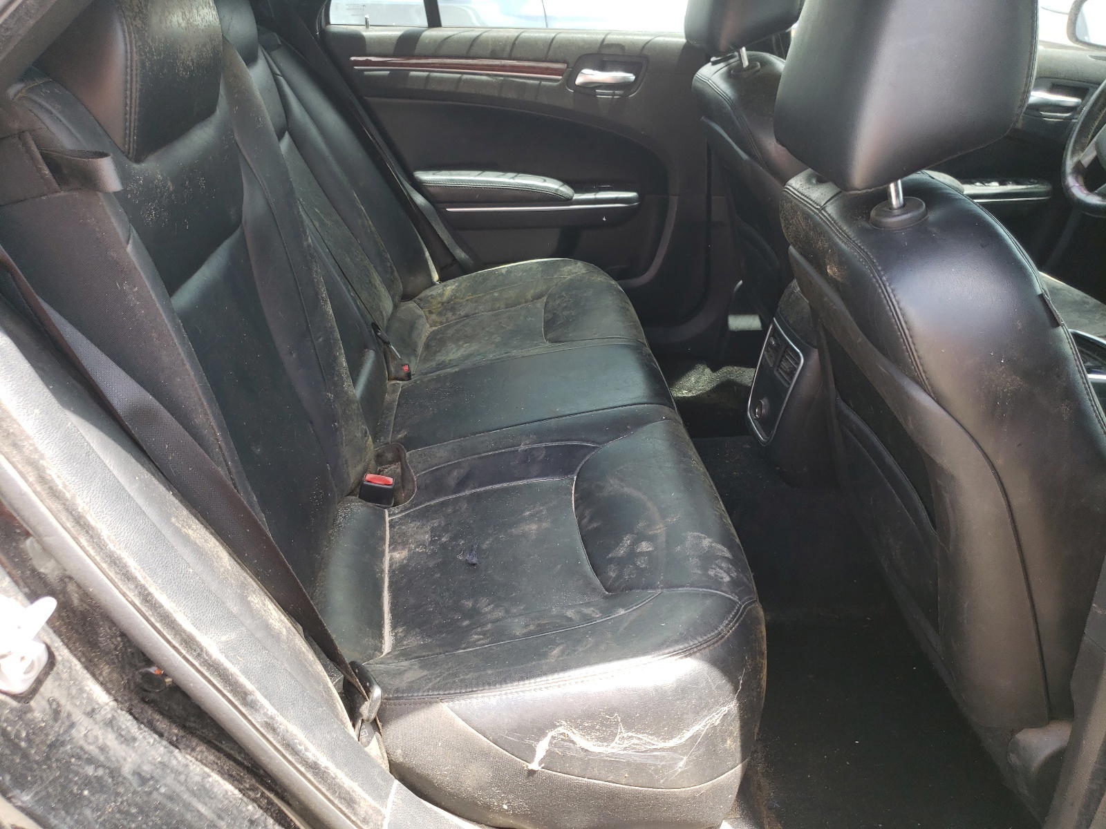 Photo 6 from auction – 2014 CHRYSLER 300 with VIN 2C3CCARG7EH120430