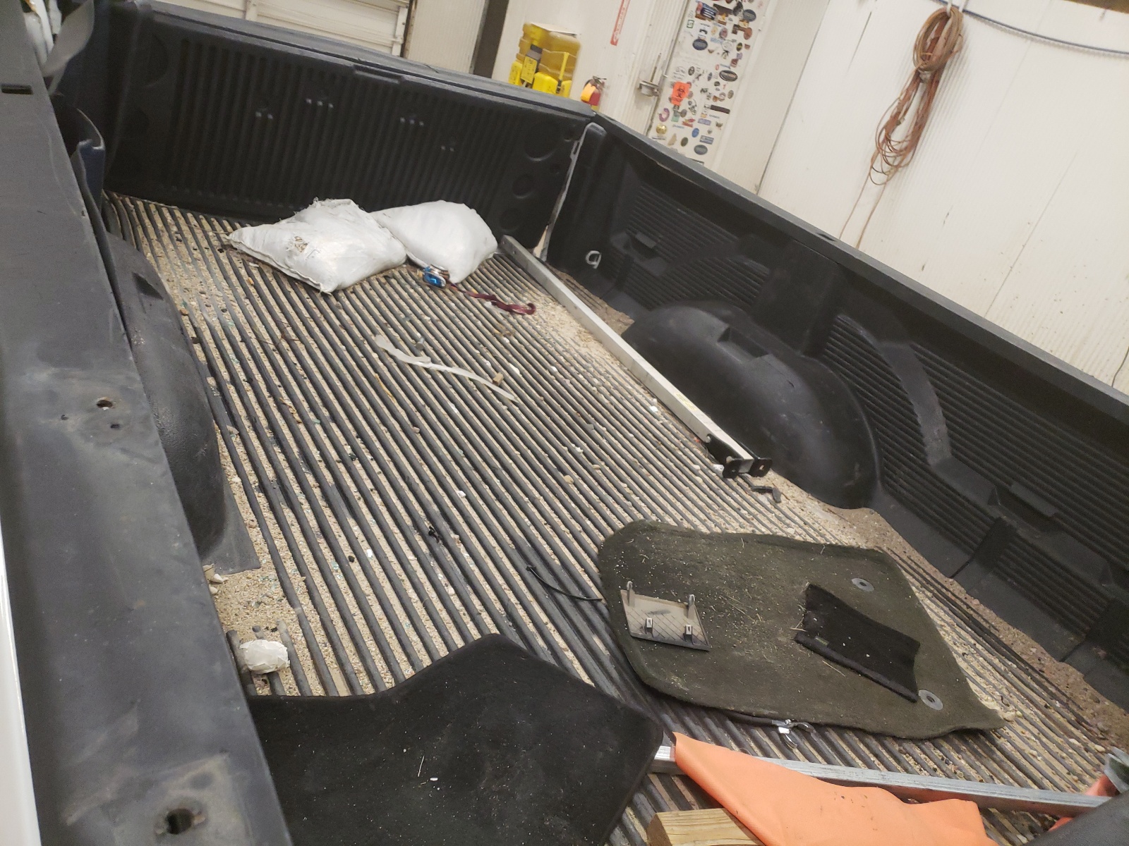 Photo 6 from auction – 2014 RAM 1500 SLT with VIN 3C6JR7ET9EG189036