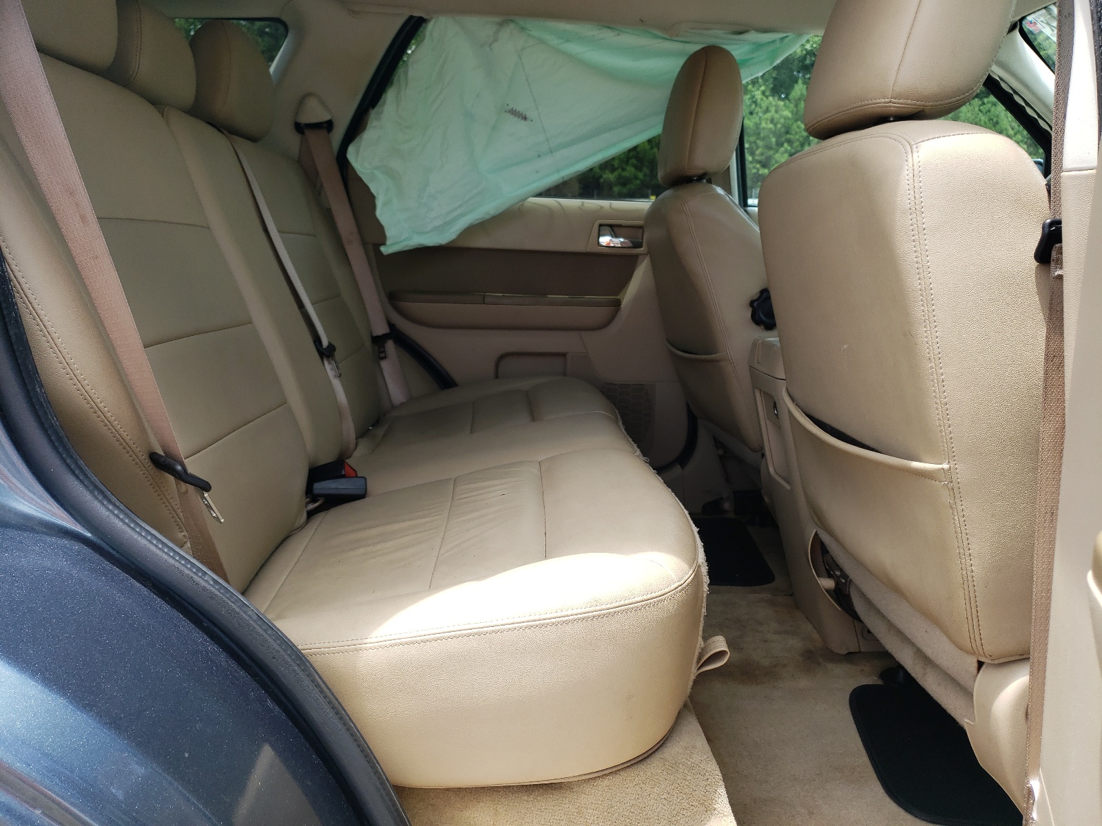 Photo 6 from auction – 2011 FORD ESCAPE LIM with VIN 1FMCU9EG3BKB35777
