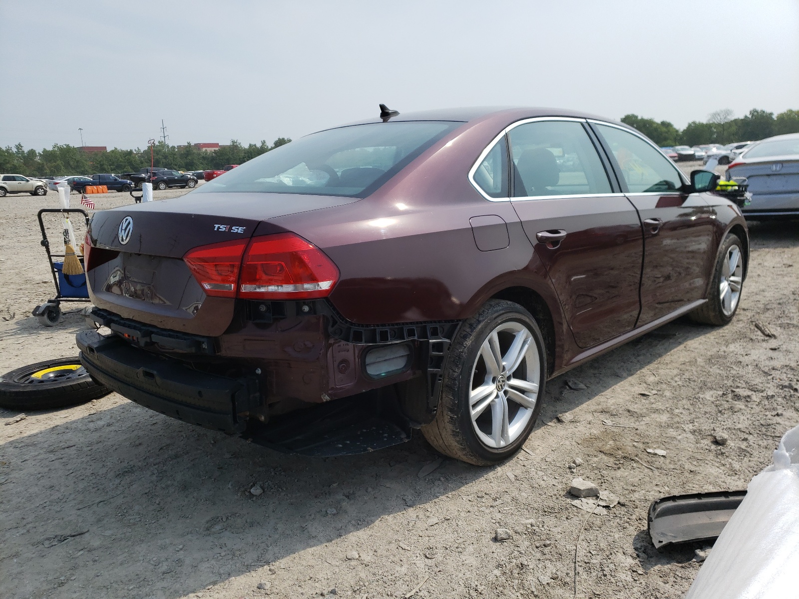 Photo 4 from auction – 2014 VOLKSWAGEN PASSAT SE with VIN 1VWBT7A36EC042483