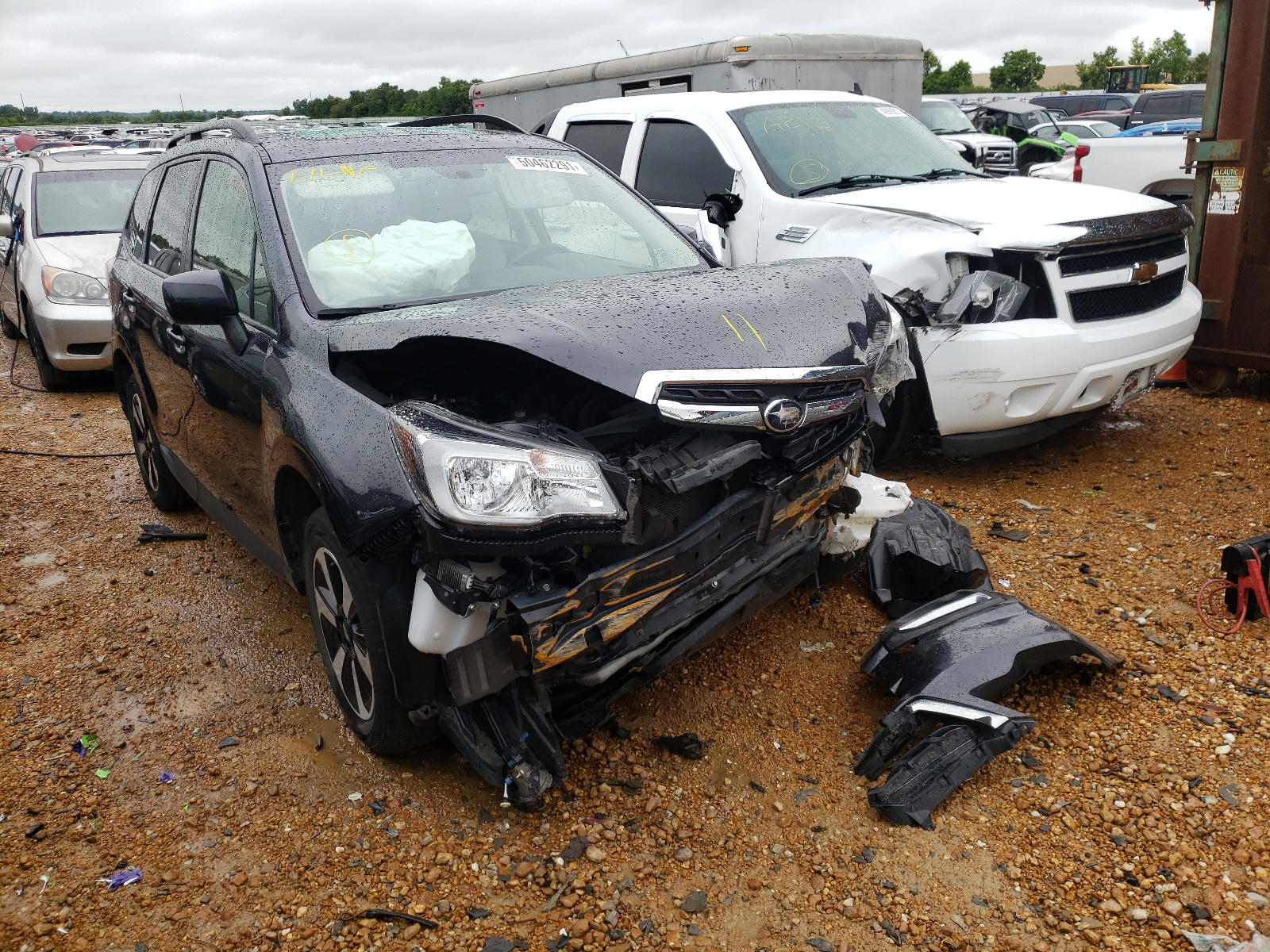 SUBARU FORESTER 2 2018 with VIN JF2SJAGCXJH555571 - Photo from auction