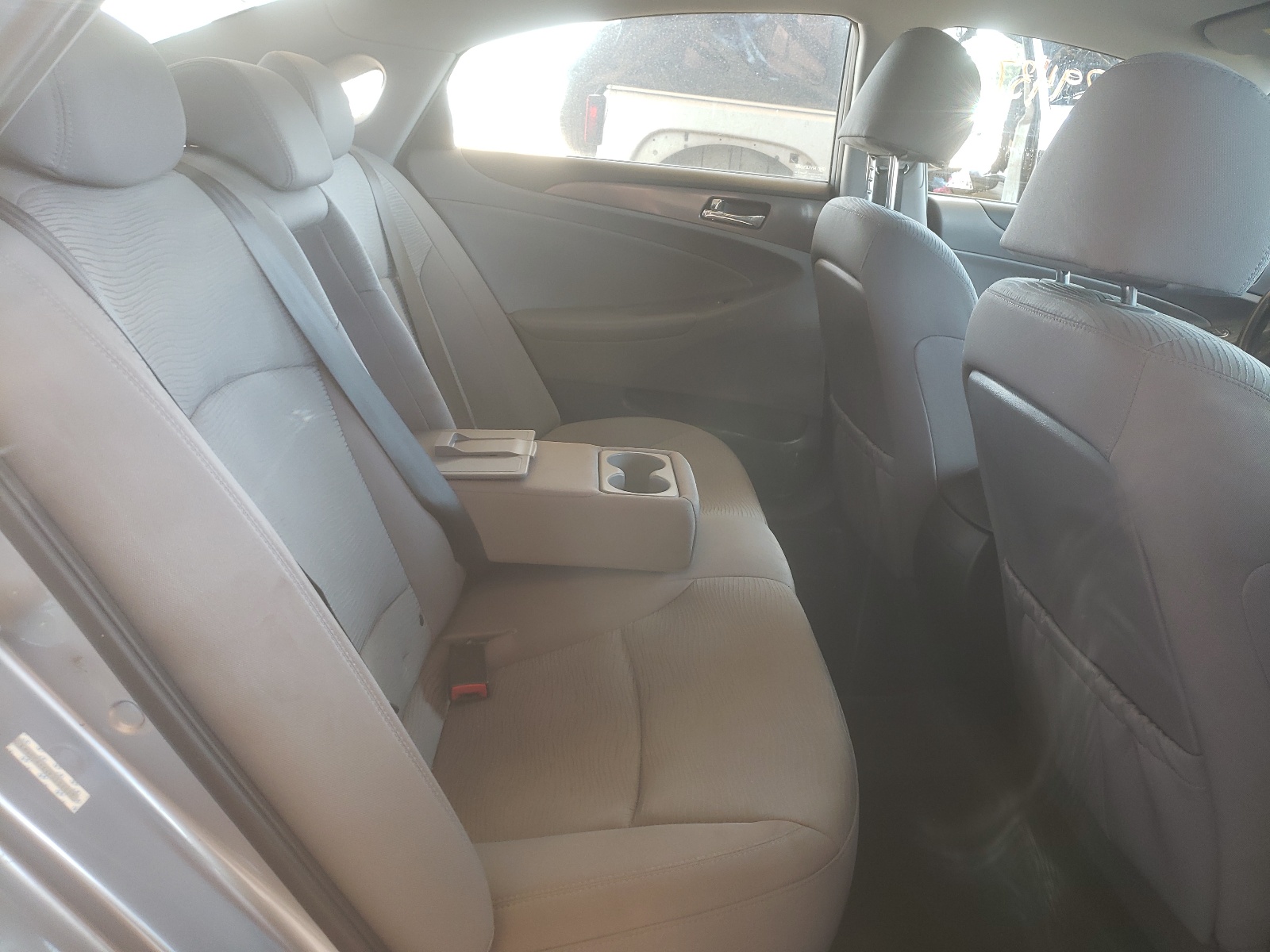 Photo 6 from auction – 2015 HYUNDAI SONATA HYB with VIN KMHEC4A44FA134417