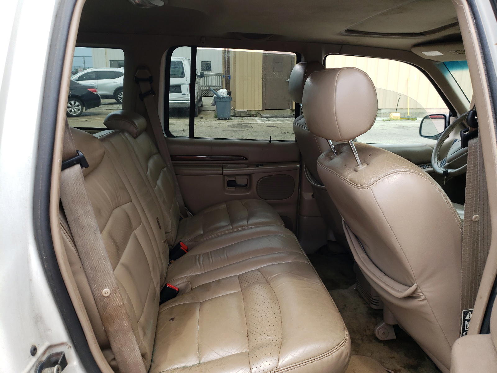 Photo 6 from auction – 2001 FORD EXPLORER with VIN 1FMZU75E71ZA32834
