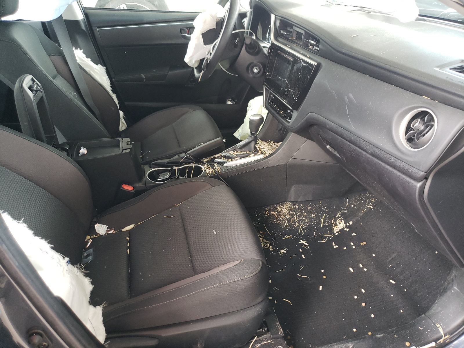 Photo 5 from auction – 2019 TOYOTA COROLLA L with VIN 5YFBURHE2KP945753