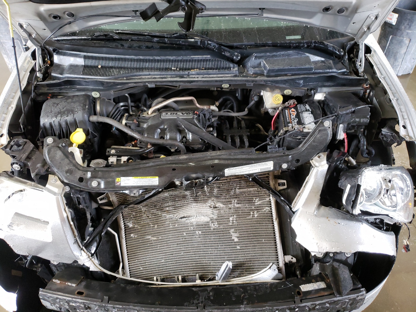 Photo 7 from auction – 2010 CHRYSLER TOWN & COU with VIN 2A4RR8D16AR405831