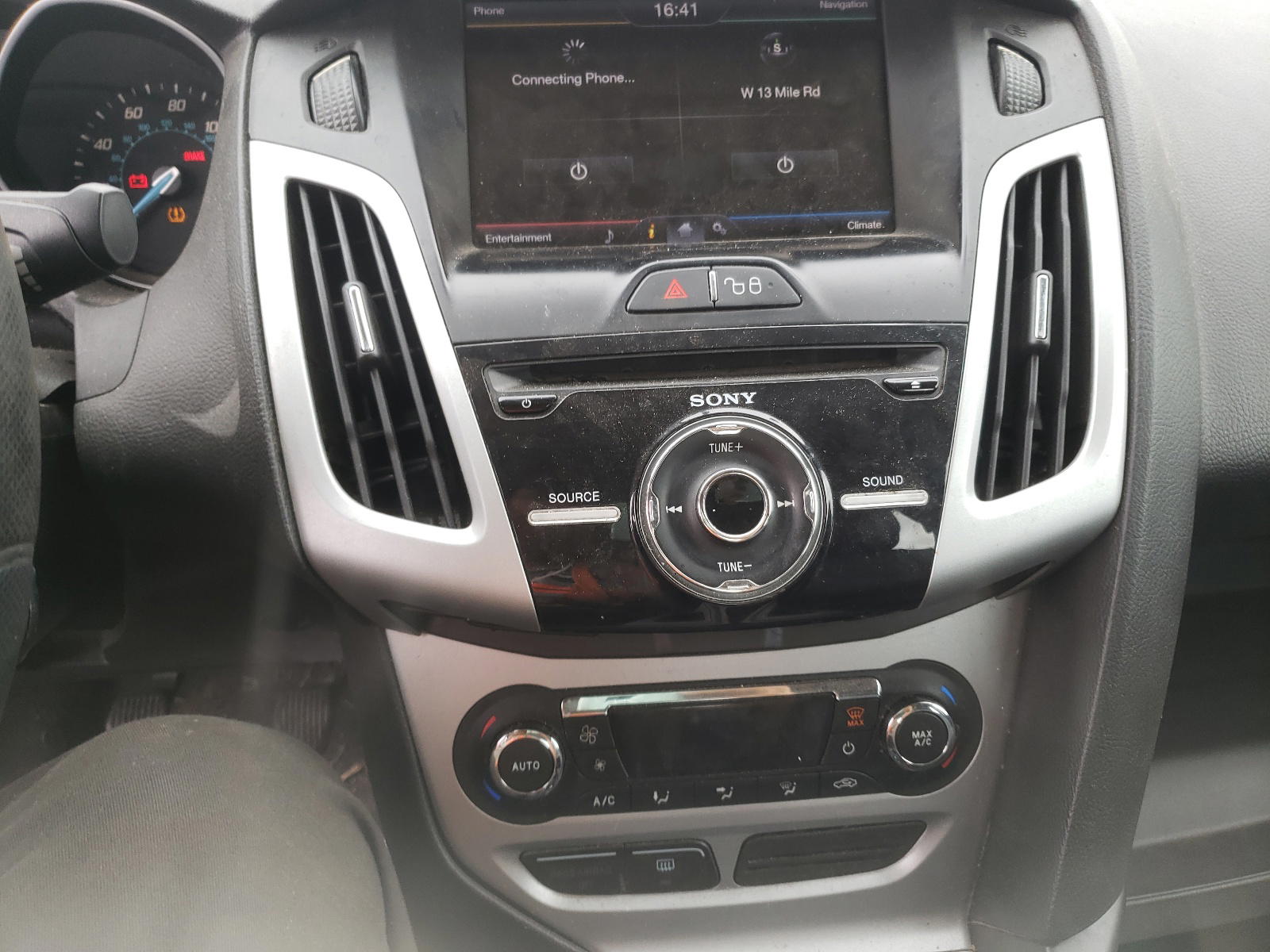 Photo 9 from auction – 2013 FORD FOCUS SE with VIN 1FADP3F20DL169503
