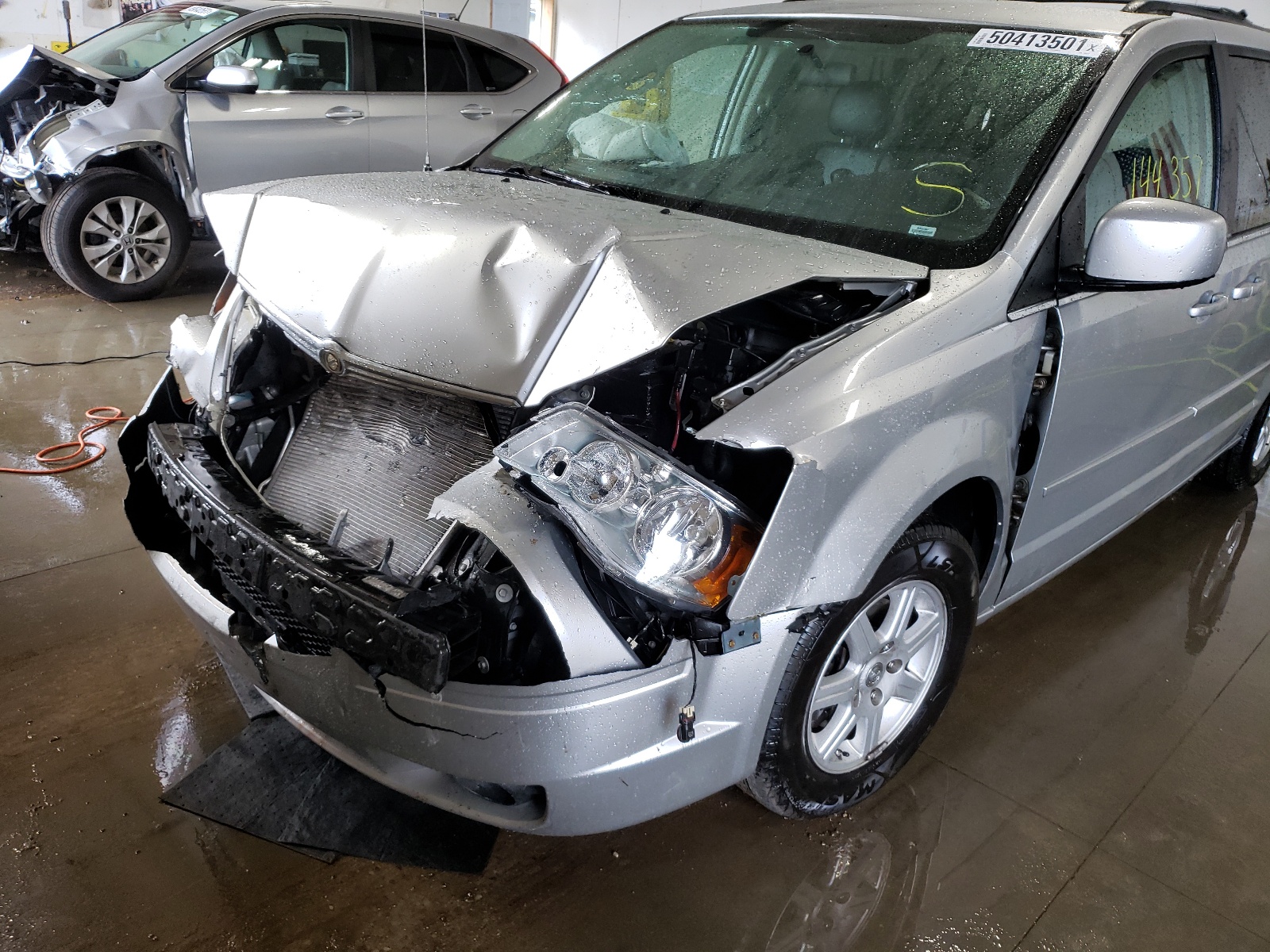 Photo 9 from auction – 2010 CHRYSLER TOWN & COU with VIN 2A4RR8D16AR405831