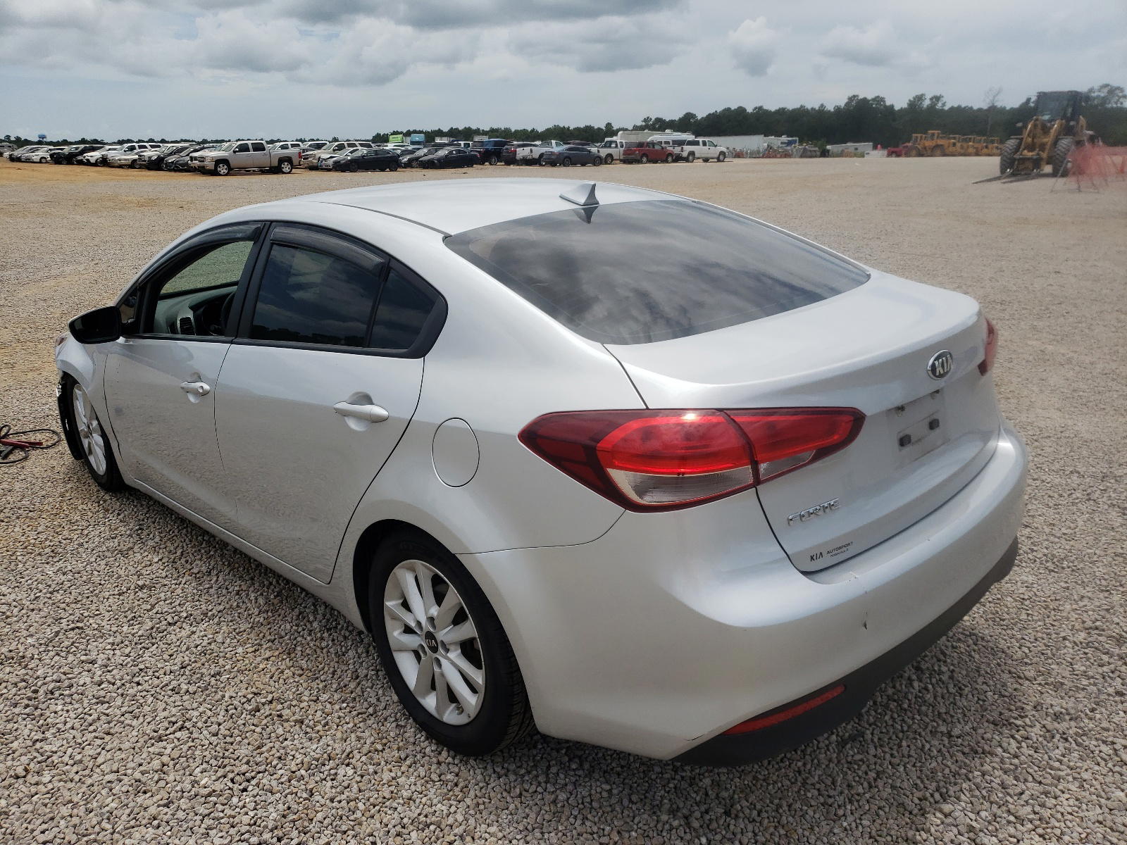 Photo 3 from auction – 2017 KIA FORTE LX with VIN 3KPFL4A76HE129853