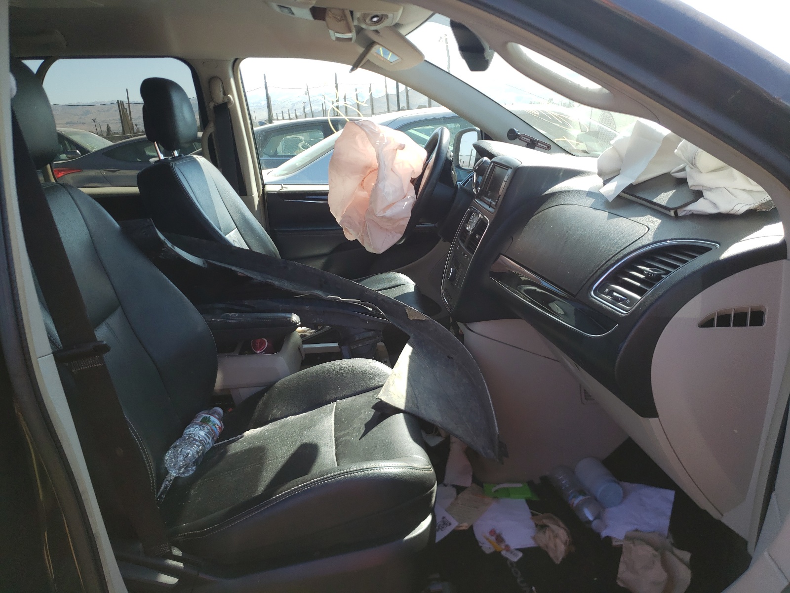 Photo 5 from auction – 2012 CHRYSLER TOWN & COU with VIN 2C4RC1BG4CR337909