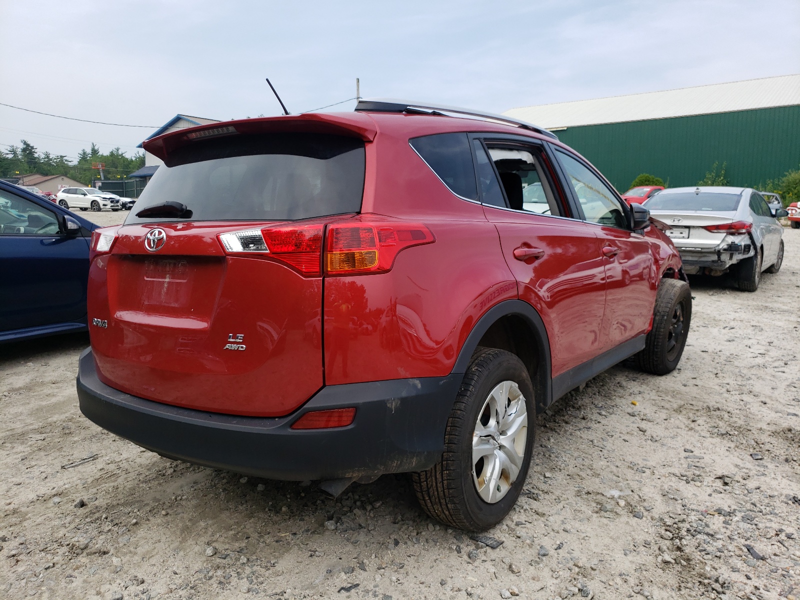 Photo 4 from auction – 2015 TOYOTA RAV4 LE with VIN JTMBFREV1FD111786