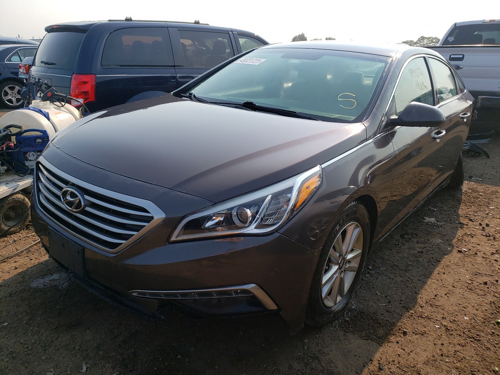 Photo 2 from auction – 2015 HYUNDAI SONATA SE with VIN 5NPE24AF0FH186855
