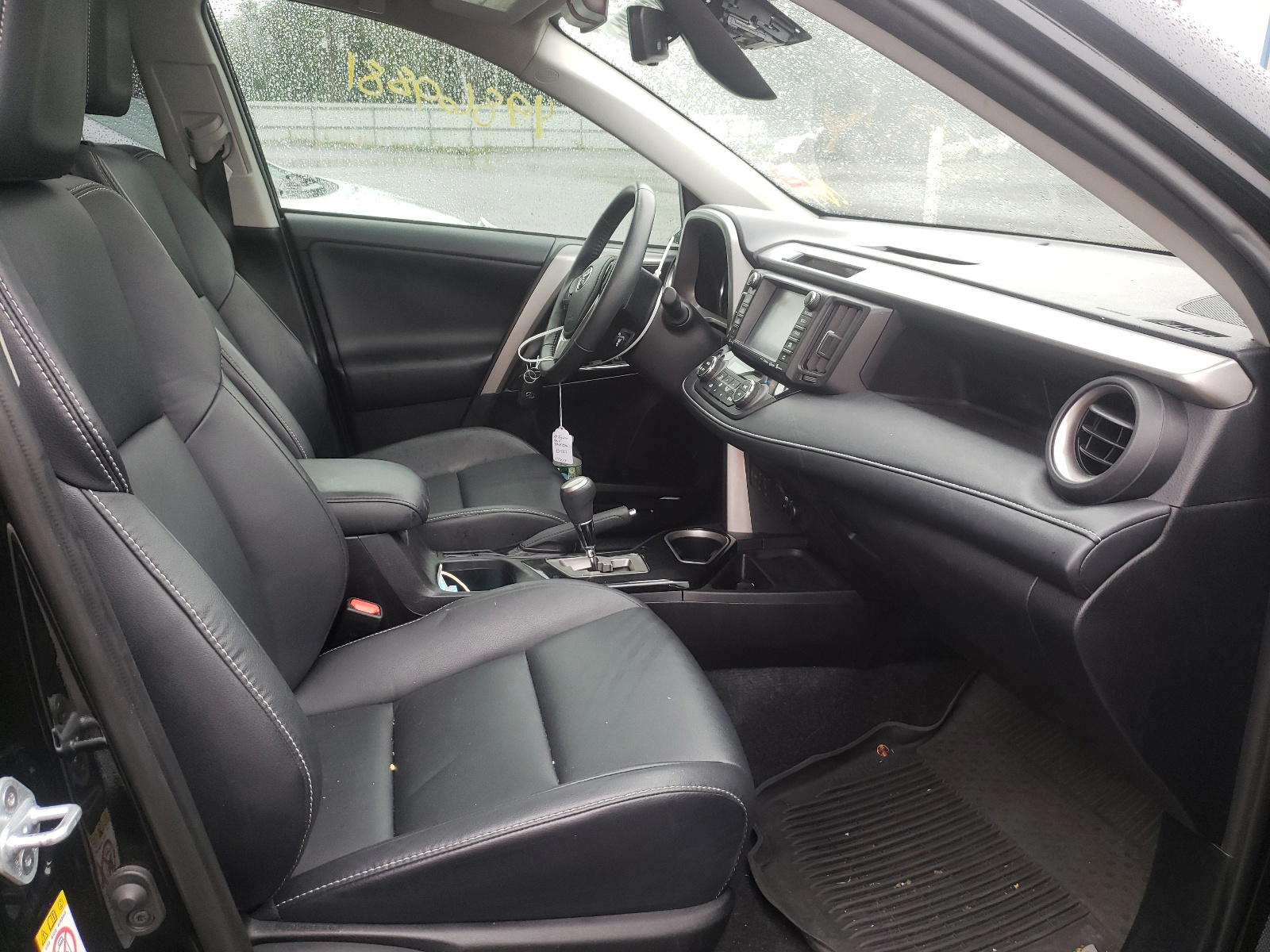 Photo 5 from auction – 2018 TOYOTA RAV4 LIMIT with VIN 2T3DFREV8JW795336