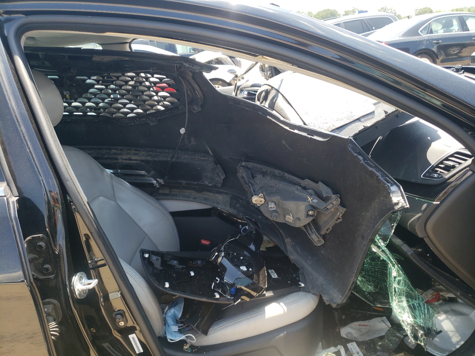 Photo 5 from auction – 2015 KIA CADENZA PR with VIN KNALN4D76F5190571