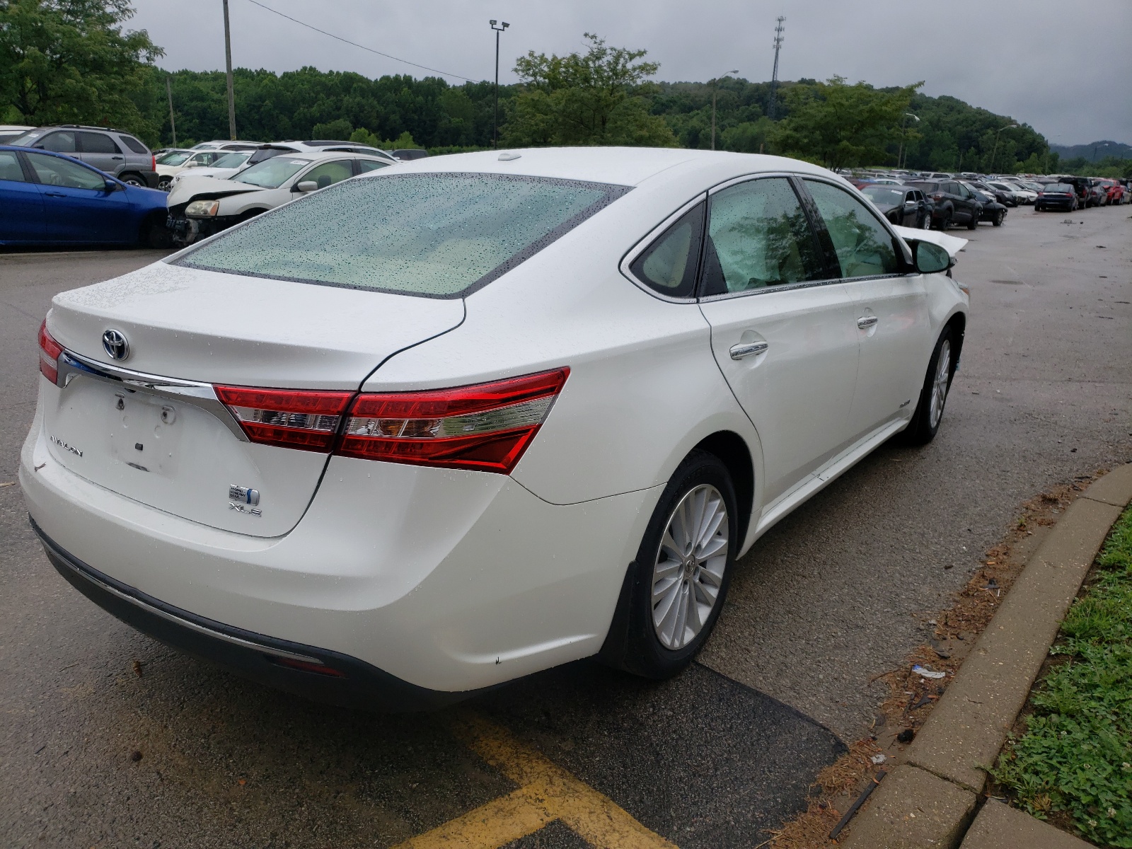 Photo 4 from auction – 2013 TOYOTA AVALON HYB with VIN 4T1BD1EBXDU003480