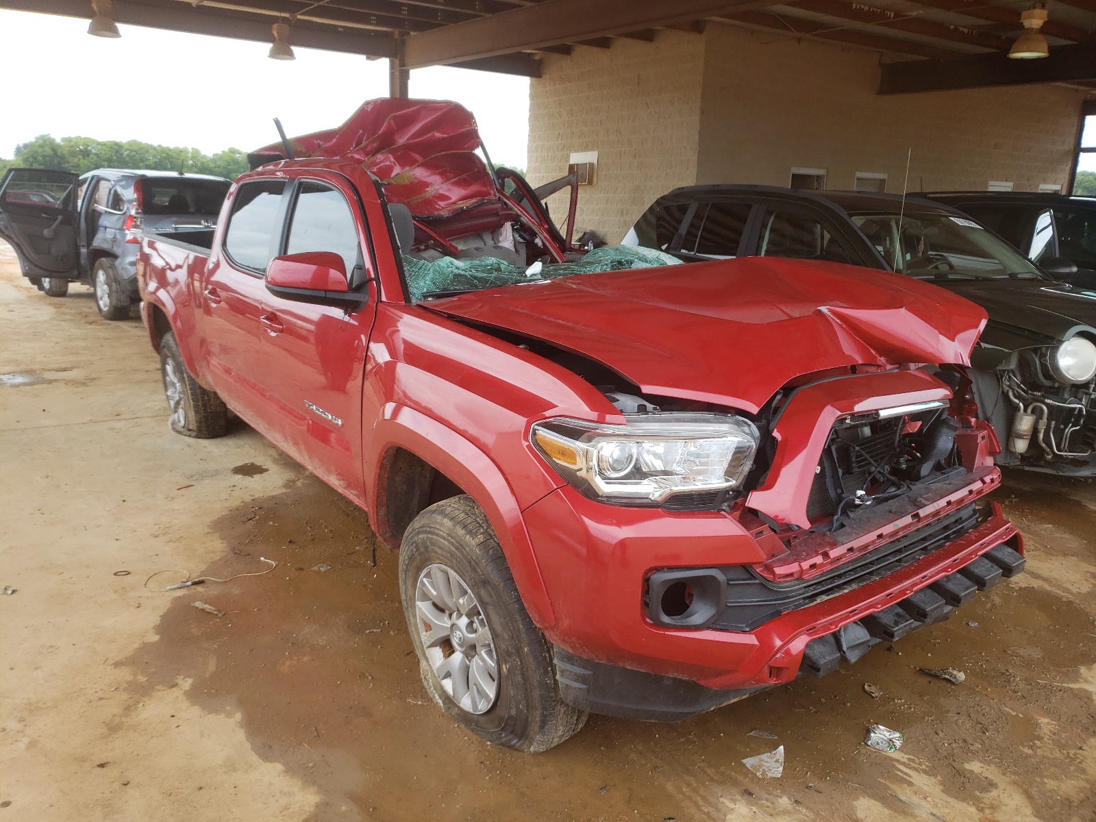TOYOTA TACOMA DOU 2018 with VIN 3TMBZ5DN2JM015860 - Photo from auction