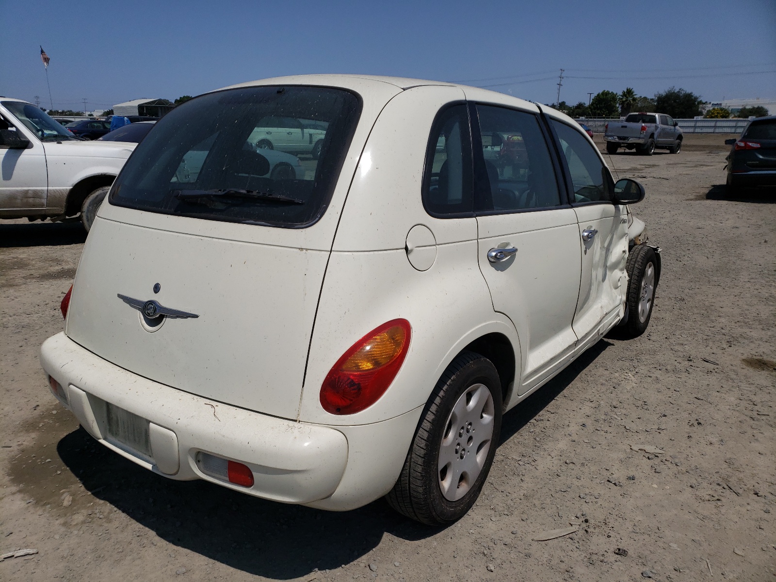 Photo 4 from auction – 2005 CHRYSLER PT CRUISER with VIN 3C4FY48B05T519401