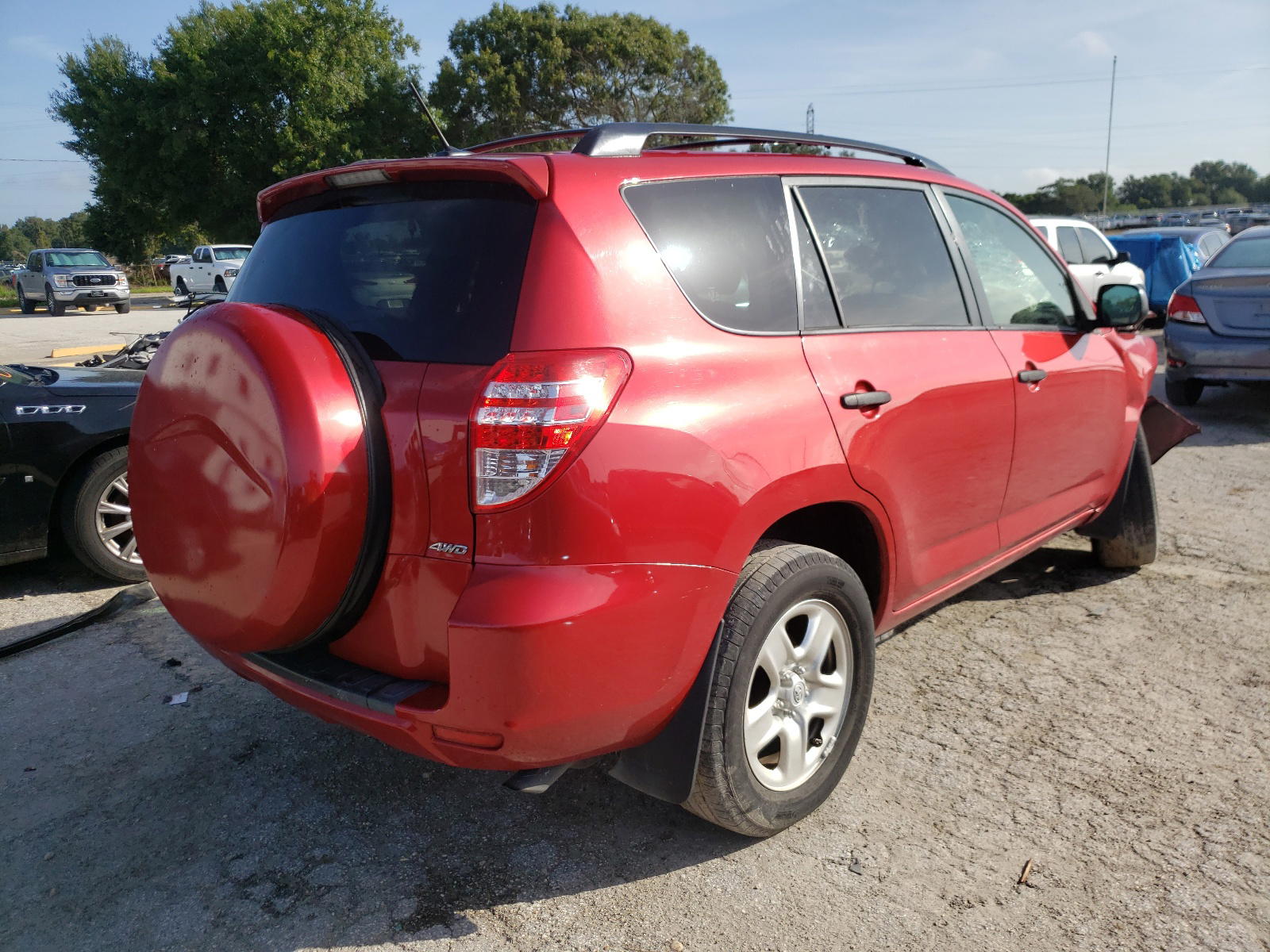Photo 4 from auction – 2012 TOYOTA RAV4 with VIN JTMJF4DV4C5058202