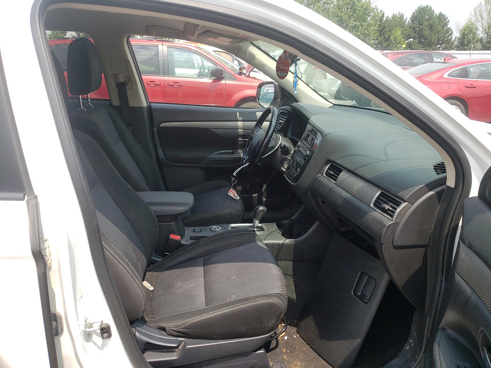 Photo 5 from auction – 2016 MITSUBISHI OUTLANDER with VIN JA4AZ2A32GZ600128
