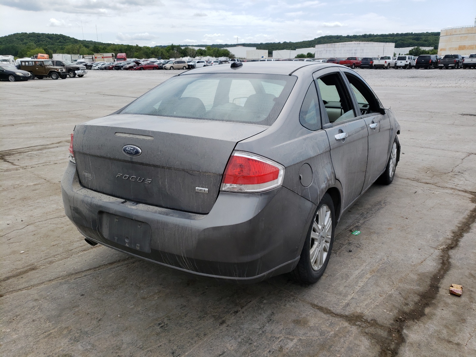 Photo 4 from auction – 2010 FORD FOCUS SEL with VIN 1FAHP3HN7AW184101