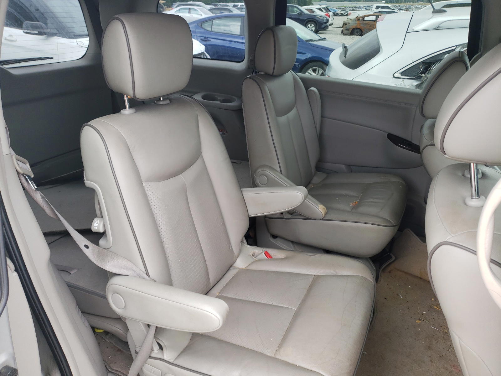 Photo 6 from auction – 2012 NISSAN QUEST S with VIN JN8AE2KP9C9033935