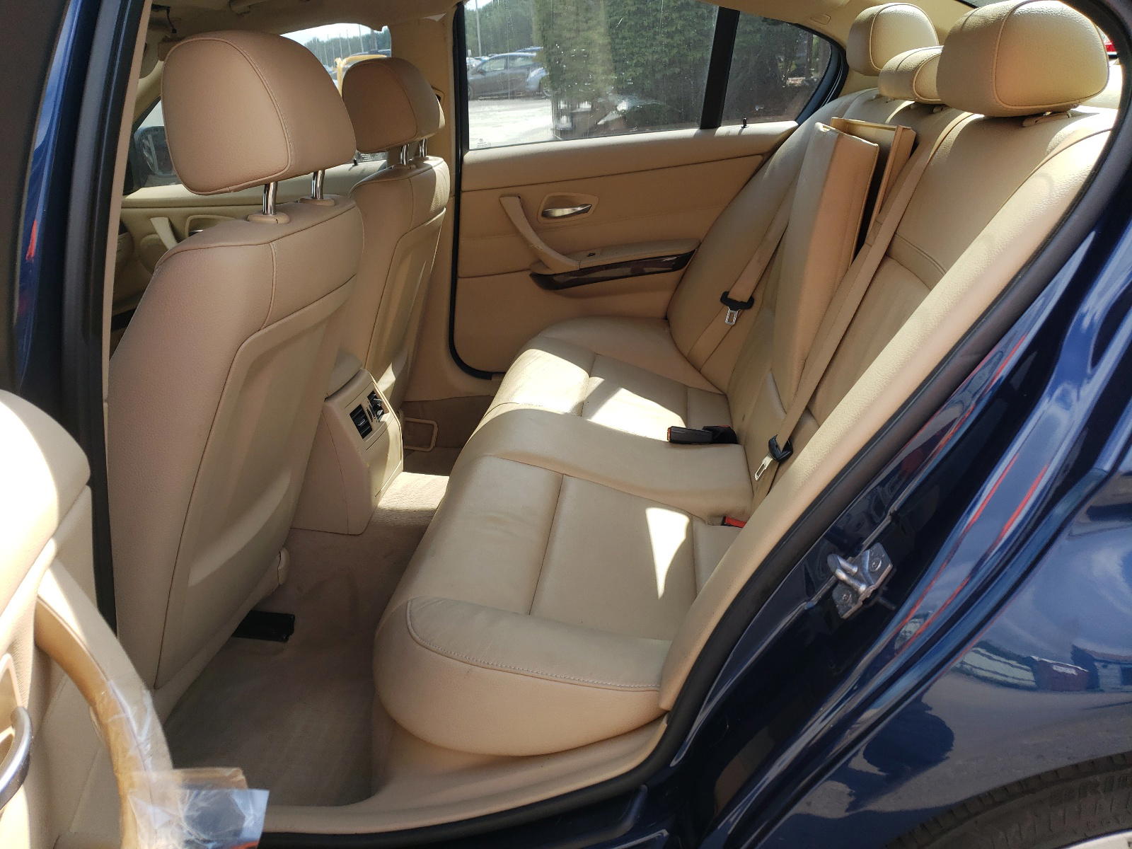 Photo 6 from auction – 2011 BMW 328 I with VIN WBAPH7C55BE675532