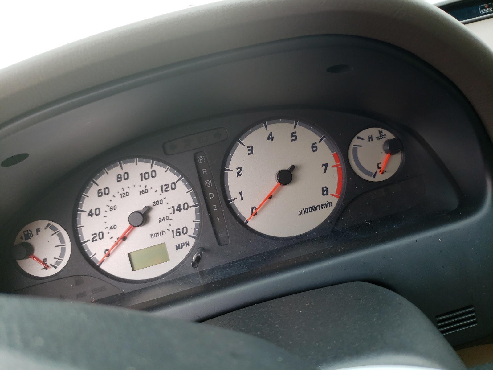 Photo 8 from auction – 2001 NISSAN MAXIMA GXE with VIN JN1CA31A81T308068