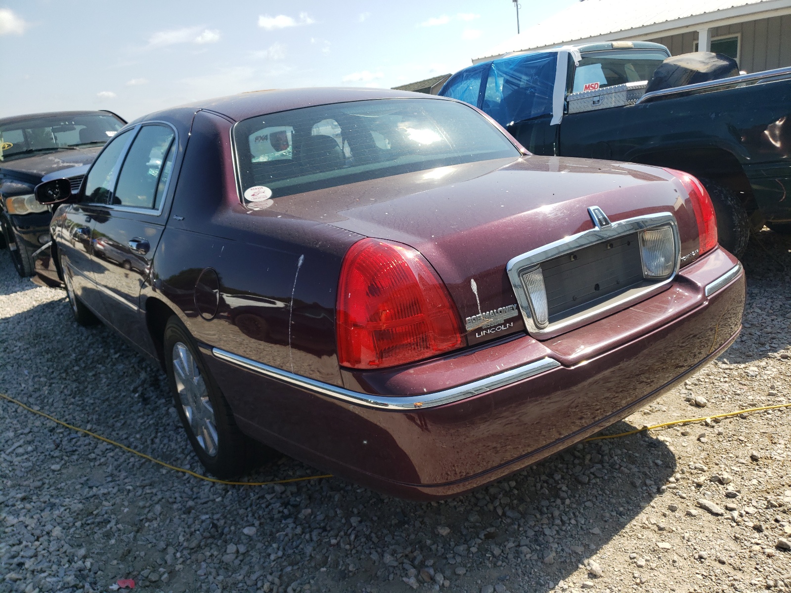 Photo 3 from auction – 2007 LINCOLN TOWN CAR D with VIN 1LNHM83V97Y620348