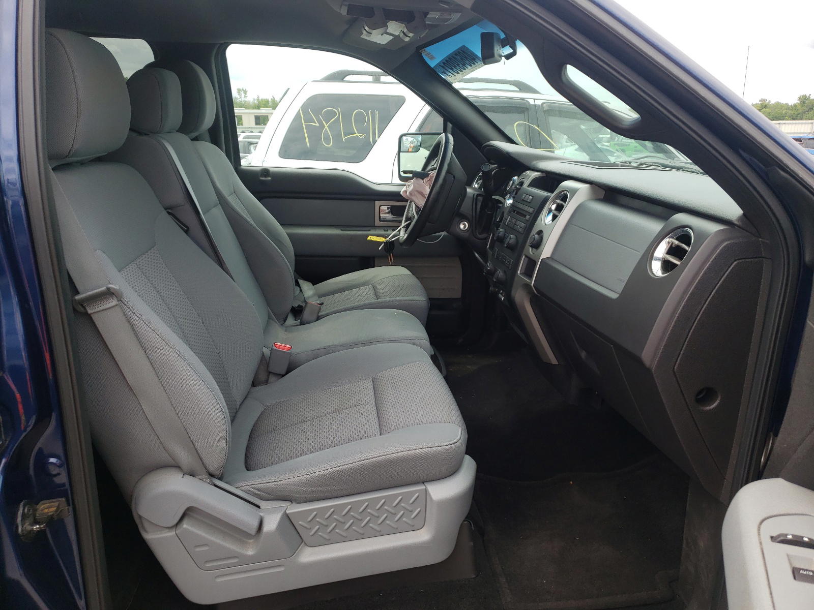 Photo 5 from auction – 2011 FORD F150 SUPER with VIN 1FTEW1CM4BFC91336