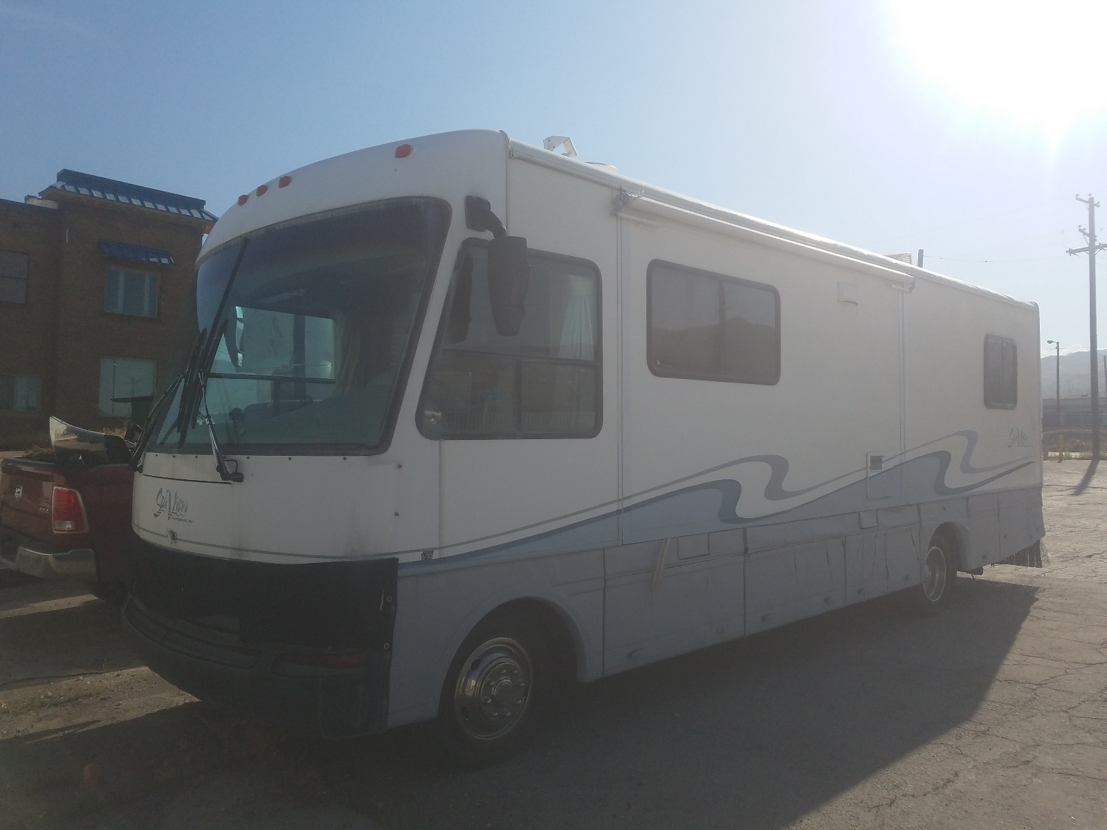 Photo 2 from auction – 2001 SEAB MOTORHOME with VIN 1FCNF53S4Y0A05423