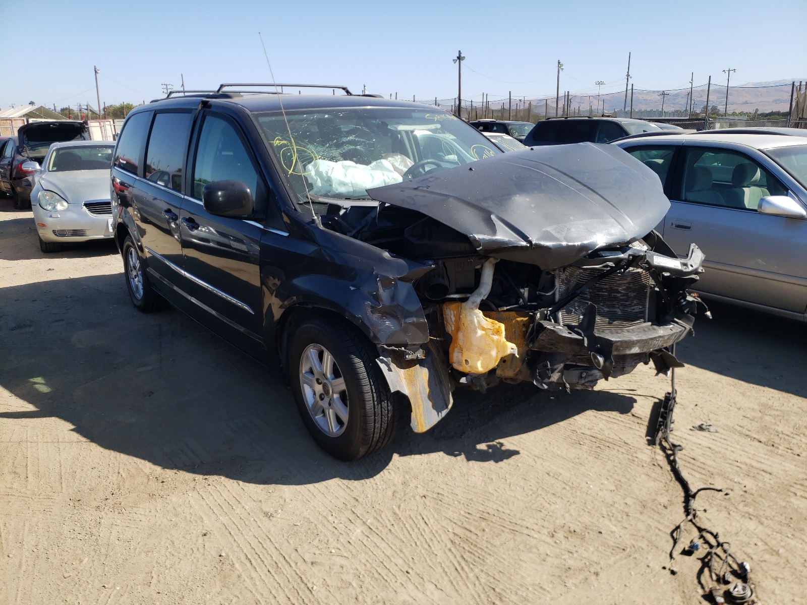 CHRYSLER TOWN & COU 2012 with VIN 2C4RC1BG4CR337909 - Photo from auction