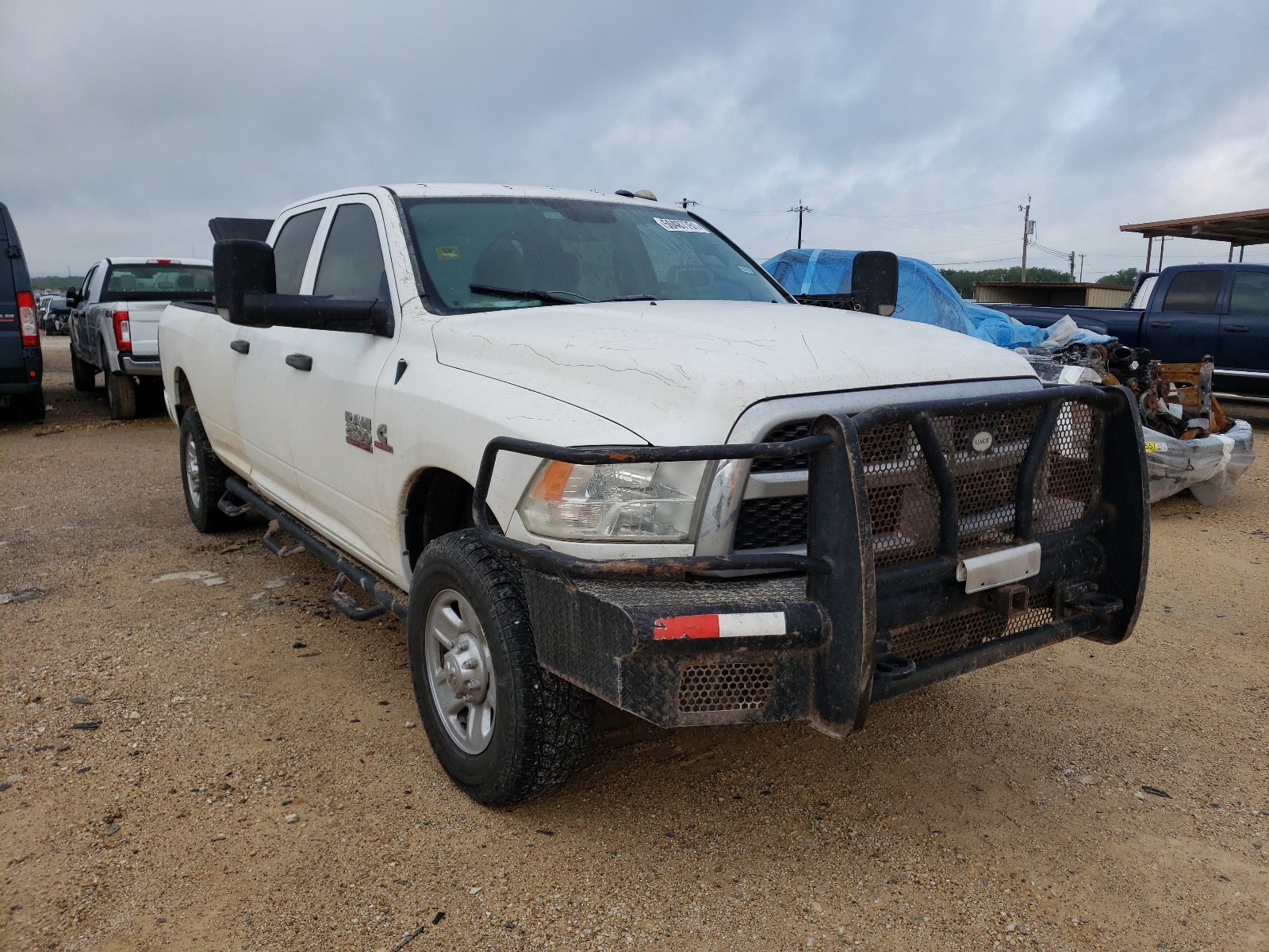 RAM 2500 ST 2016 con VIN 3C6UR5HL6GG129392 - Foto de la subasta