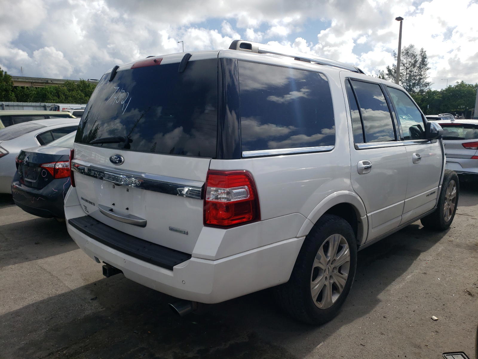 Photo 4 from auction – 2015 FORD EXPEDITION with VIN 1FMJU1MT7FEF36616