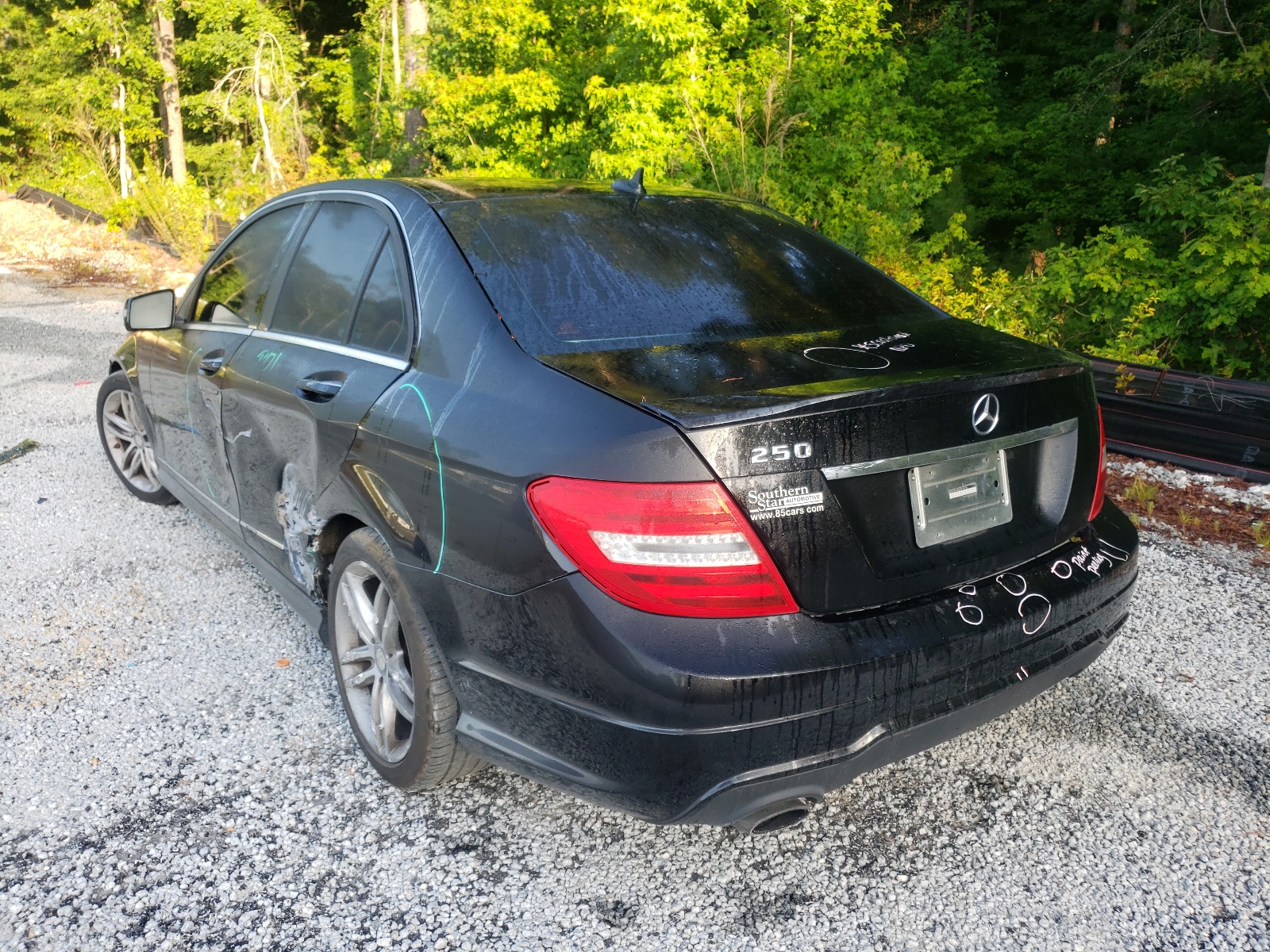Photo 3 from auction – 2013 MERCEDES-BENZ C 250 with VIN WDDGF4HB3DR253296