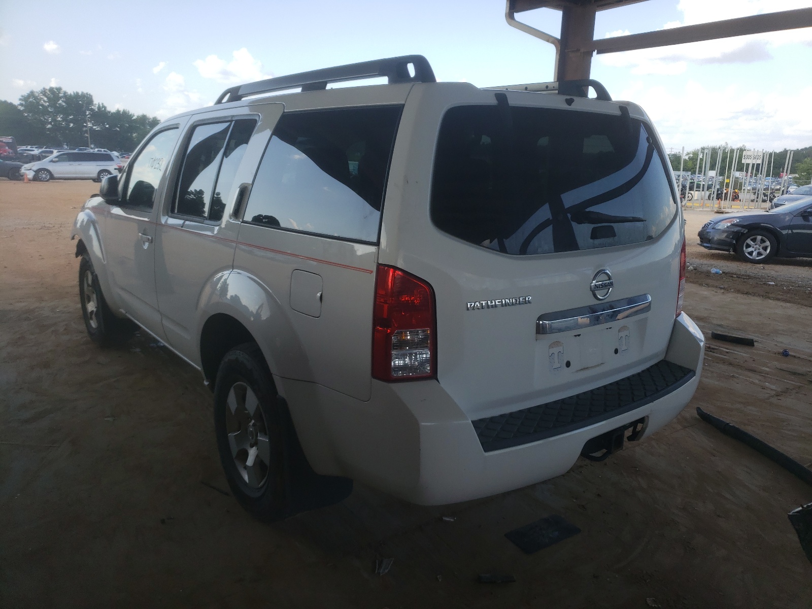 Фото 3 с аукциона – 2012 NISSAN PATHFINDER с VIN 5N1AR1NB2CC615254