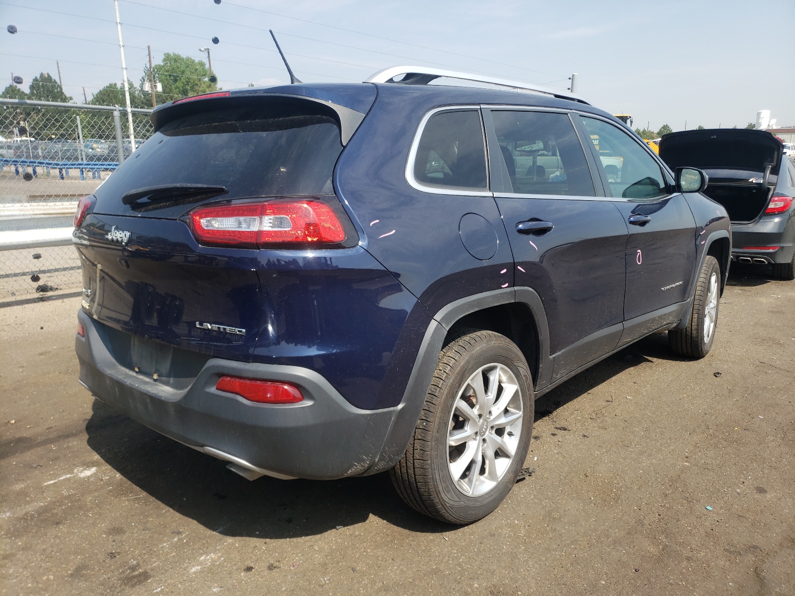 Photo 4 from auction – 2014 JEEP CHEROKEE L with VIN 1C4PJMDSXEW130483