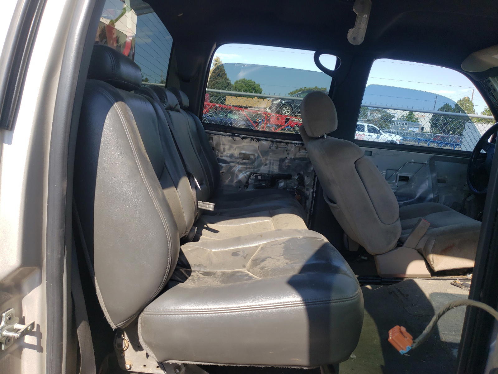 Photo 6 from auction – 2004 CHEVROLET SILVERADO with VIN 1GCHK23U24F265111