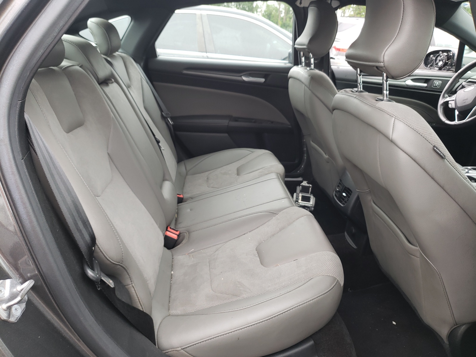 Photo 6 from auction – 2017 FORD FUSION SPO with VIN 3FA6P0VP3HR173668