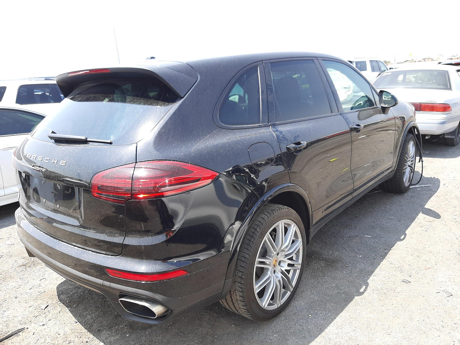 Photo 4 from auction – 2017 PORSCHE CAYENNE with VIN WP1AA2A23HKA87100