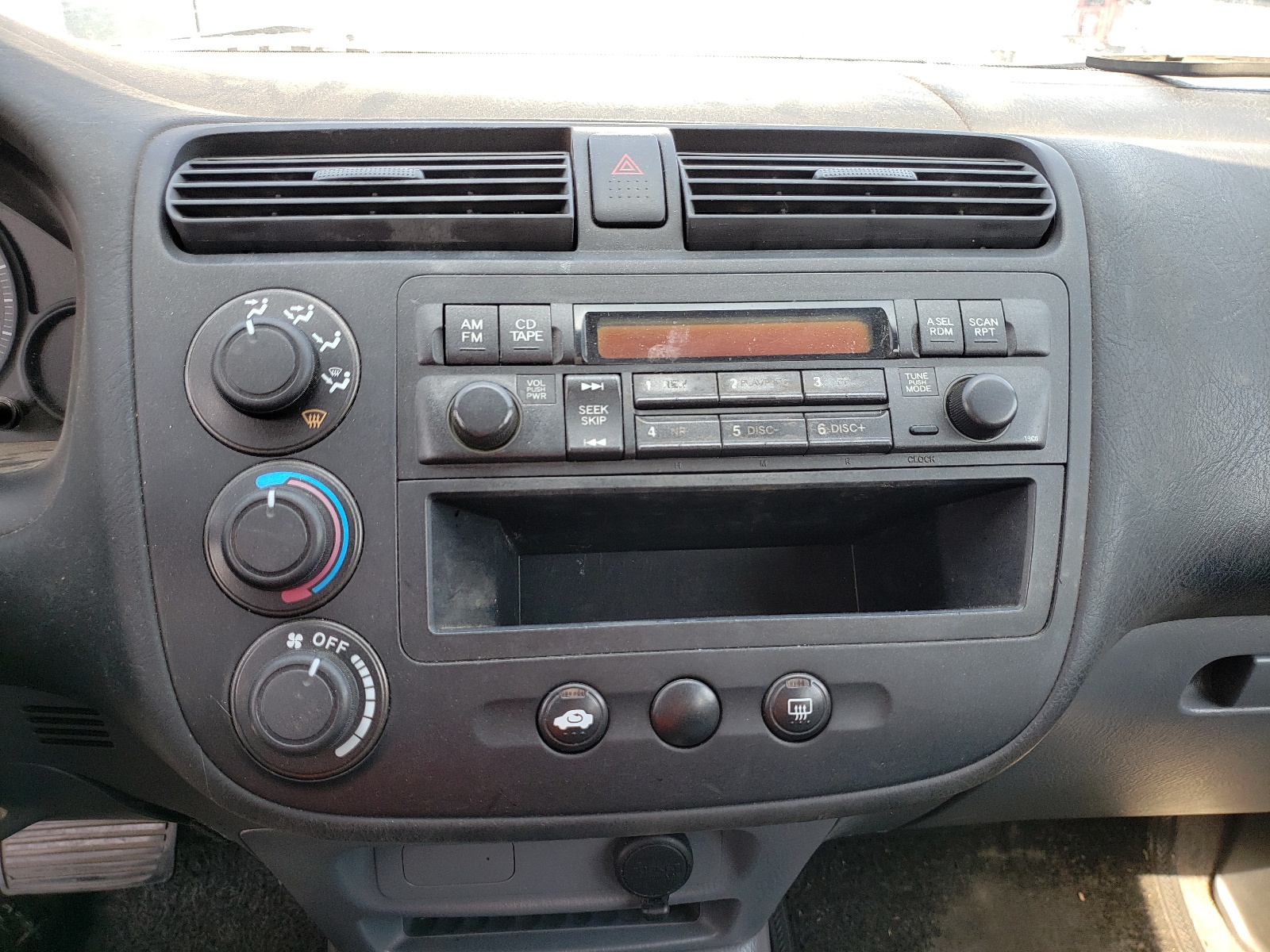 Photo 9 from auction – 2001 HONDA CIVIC DX with VIN JHMES16291S002073