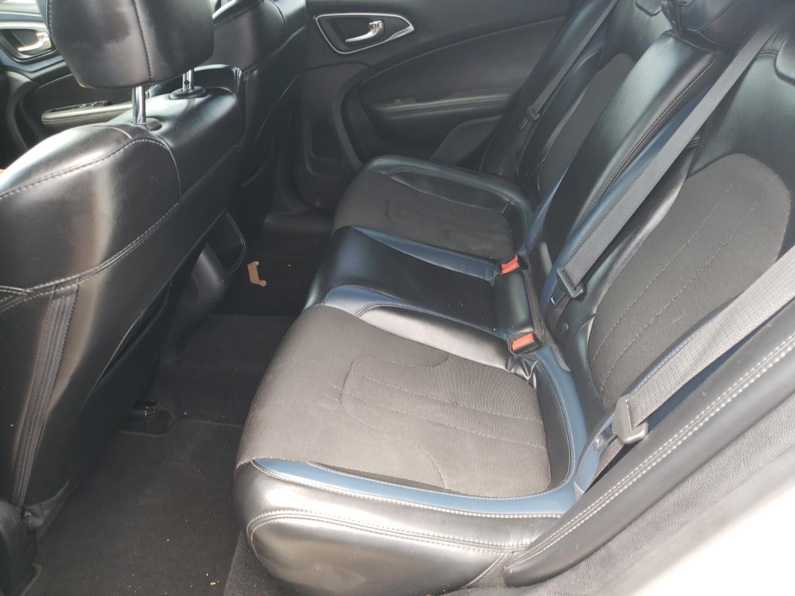 Photo 6 from auction – 2016 CHRYSLER 200 S with VIN 1C3CCCBB7GN129813