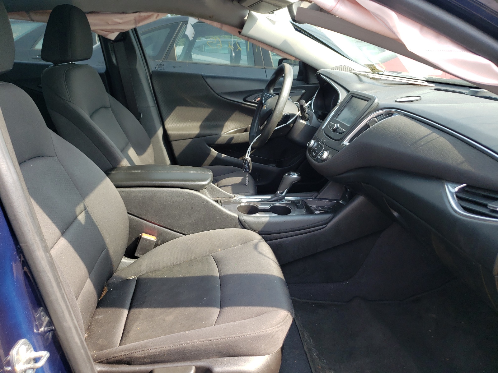 Photo 5 from auction – 2017 CHEVROLET MALIBU LT with VIN 1G1ZE5ST0HF182930